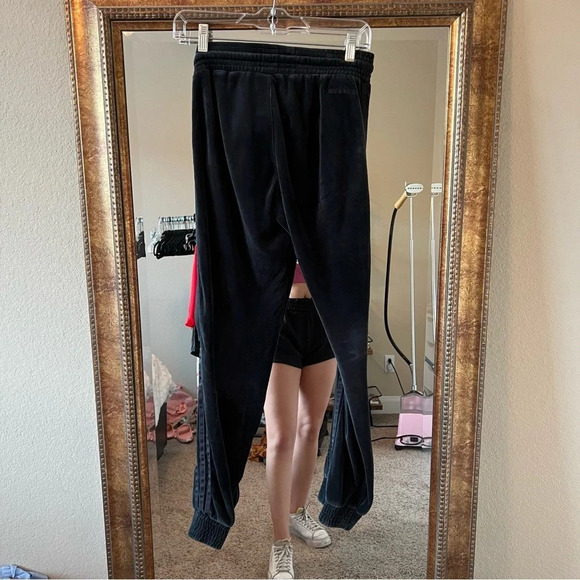 Neo by adidas velvet sweat pants - Picture 3 of 4